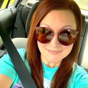 Meet your Posher, Leshia